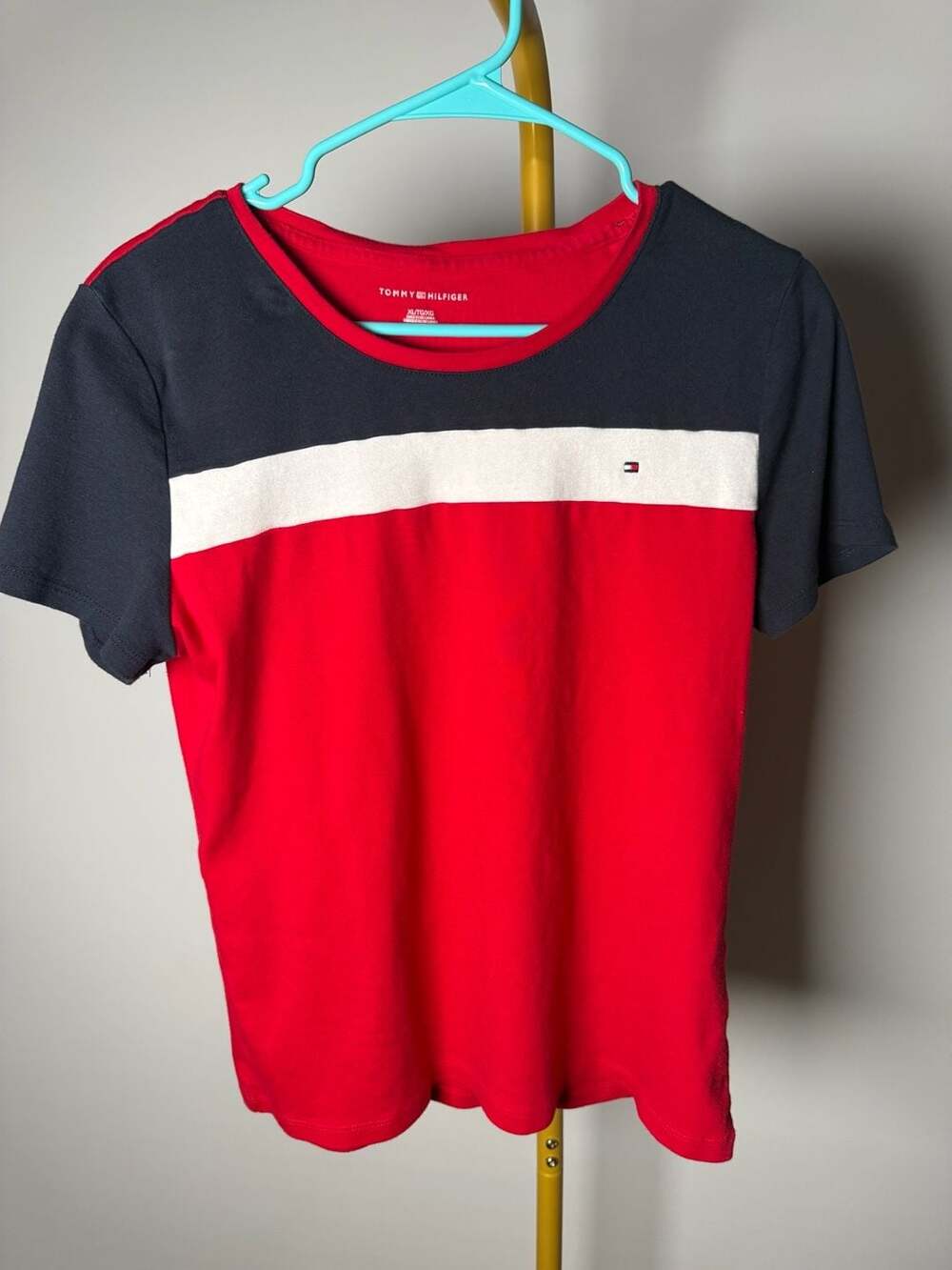 Tommy Hilfiger Colorblock T-Shirt Size XL Red White Blue Short Sleeve Cotton